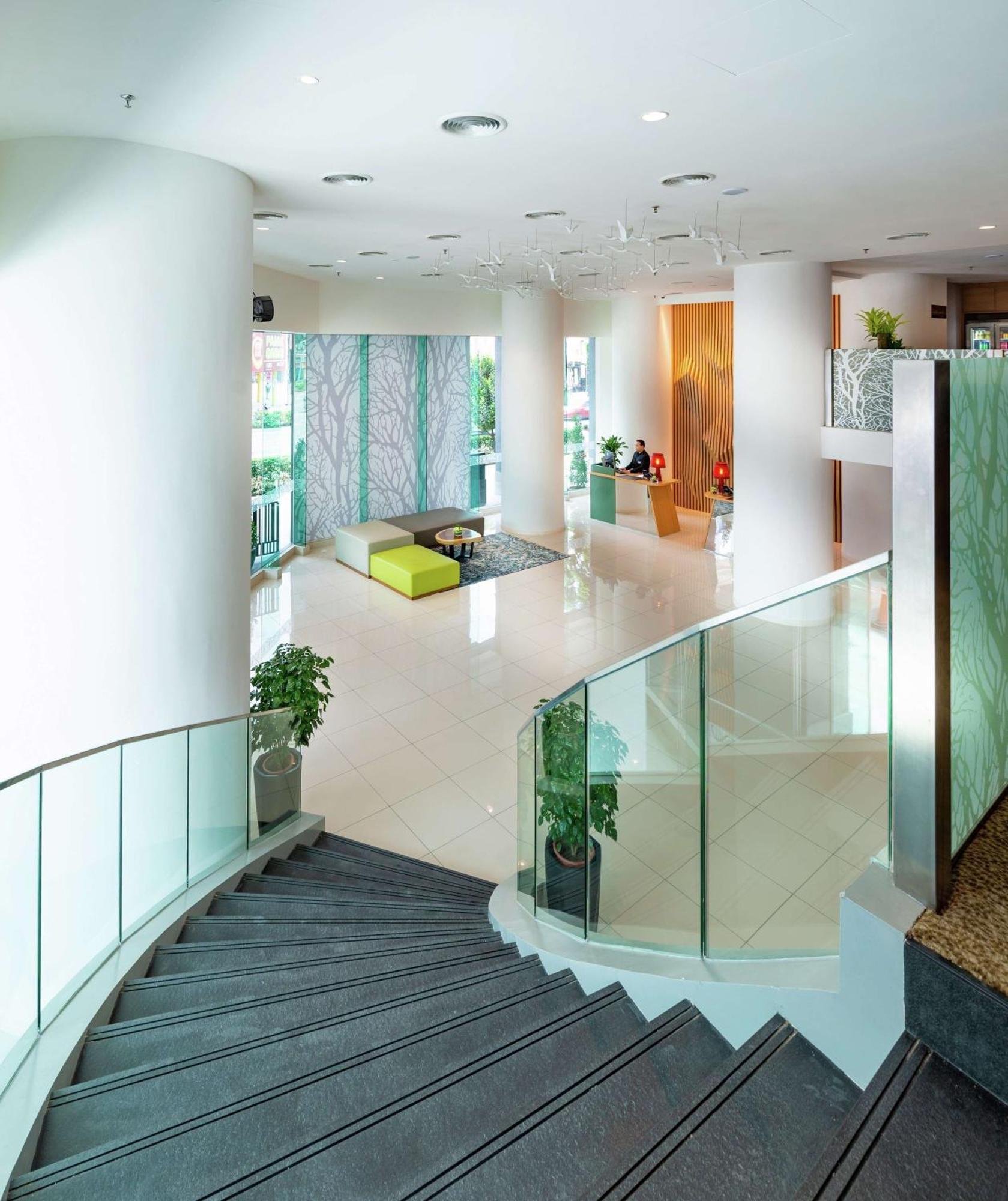 Hilton Garden Inn Kuala Lumpur - South Exterior foto